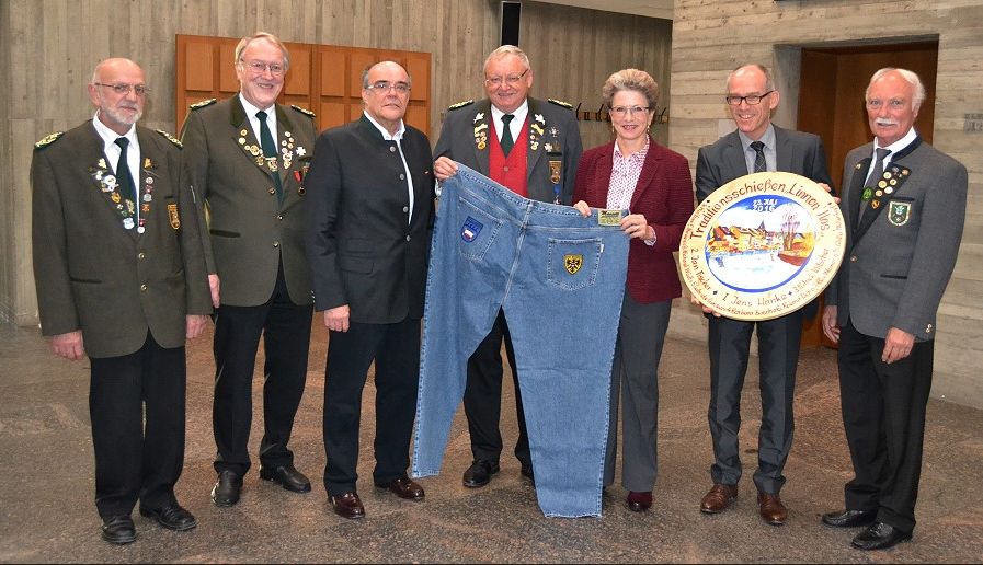 16-linnen-hos-wieder-zurueck